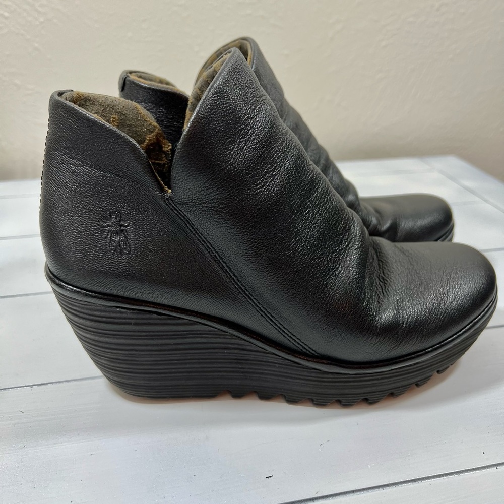 Fly London black leather zip boots/ booties size 8